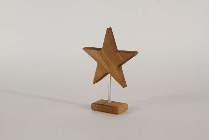 Stern aus Holz auf Metallstab Buche geölt 19 cm